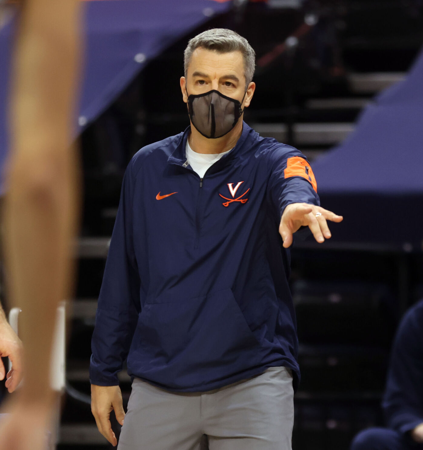 122220-cdp-sports-uva-mbball331.JPG